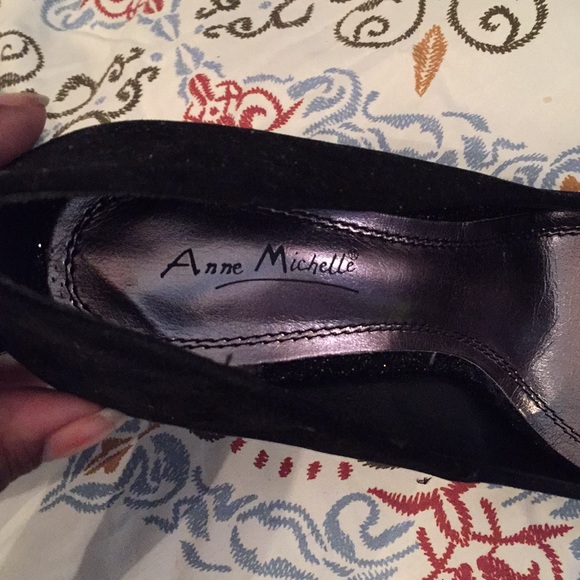 Heels - Picture 4 of 4